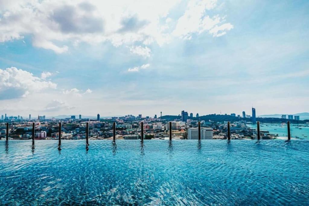 Sea View 2 Bed @